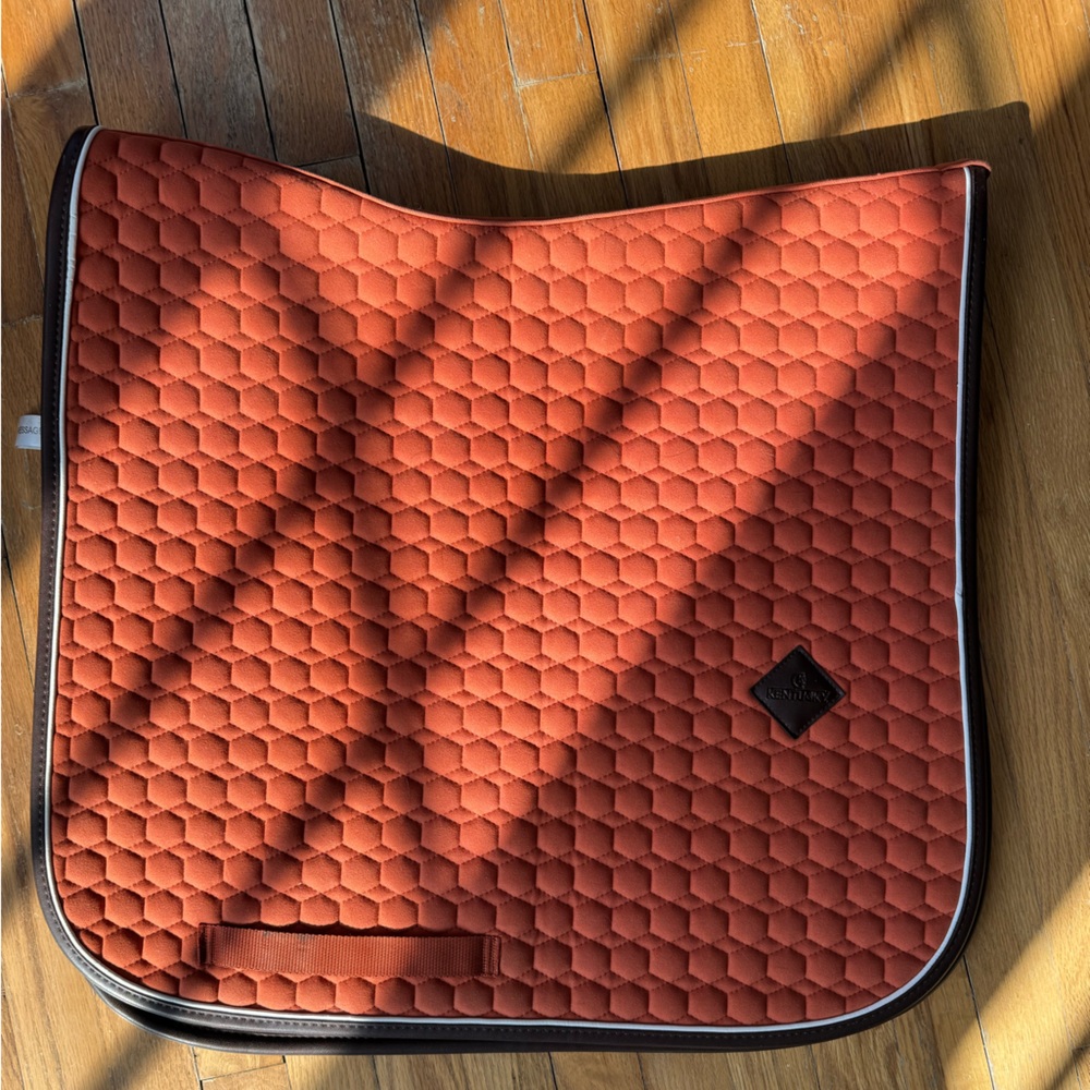 Rust Quilted Dressage Saddle Pad - Kentucky Horseware - Picture 2 of 4